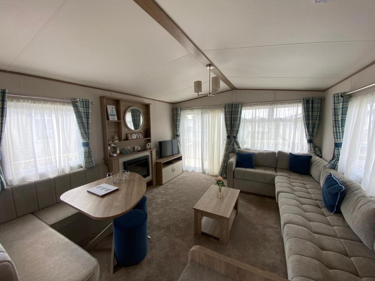 Palm Grove 182 - Pet Friendly, Wifi, Close To Beach And Clubhouse - Golden Palm Resort - Meadow Lakes Caravan & Lodge Hire スケッグネス エクステリア 写真